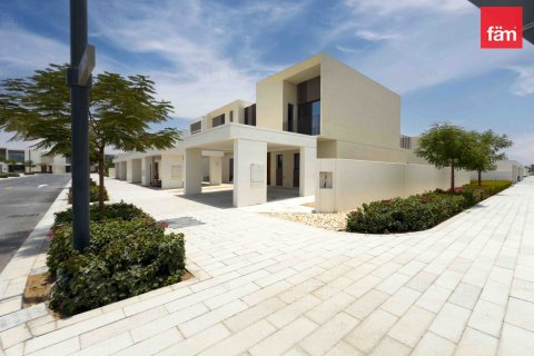 Villa in Dubai 4 bedrooms, 255.5 sq.m. № 40767 - photo 1