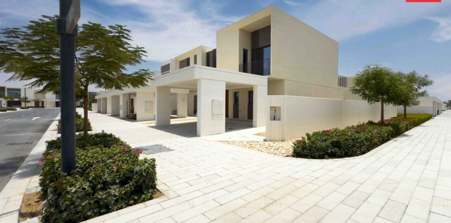 Villa in Dubai 4 bedrooms, 255.5 sq.m. № 40767