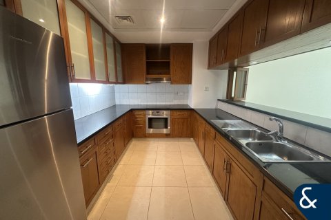 Apartamento en The Views, Dubai, 3 dormitorios, 140 m², № 88971 - foto 3