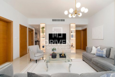 Apartment in Claren Towers, Downtown Dubai (Downtown Burj Dubai), Dubai 2 bedrooms, 154 sq.m. № 20098 - photo 4