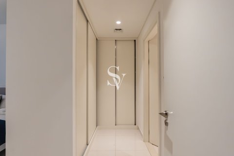 Apartment in EMAAR Beachfront, Dubai Harbour, Dubai 2 bedrooms, 106 sq.m. № 102113 - photo 15