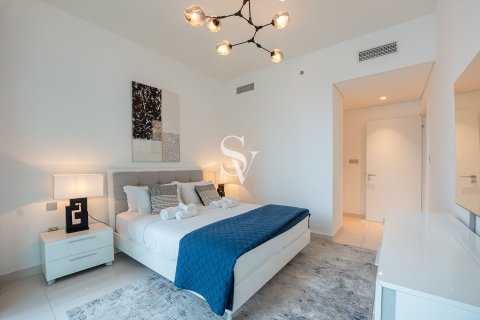 Apartment in EMAAR Beachfront, Dubai Harbour, Dubai 2 bedrooms, 106 sq.m. № 102113 - photo 13