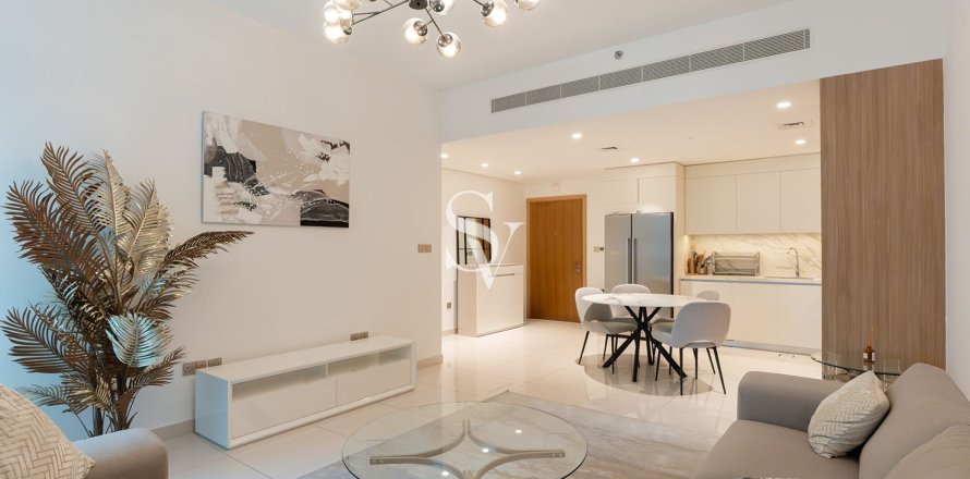 Apartment in EMAAR Beachfront, Dubai Harbour, Dubai 2 bedrooms, 106 sq.m. № 102113