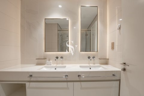 Apartment in EMAAR Beachfront, Dubai Harbour, Dubai 2 bedrooms, 106 sq.m. № 102113 - photo 11