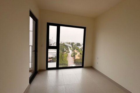 Снять в аренду таунхаус в EMAAR South, Dubai South (Dubai World Central), Дубай: 3 спальни, 138м², № 102112 - фото 6
