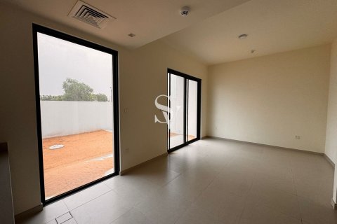 Снять в аренду таунхаус в EMAAR South, Dubai South (Dubai World Central), Дубай: 3 спальни, 138м², № 102112 - фото 11