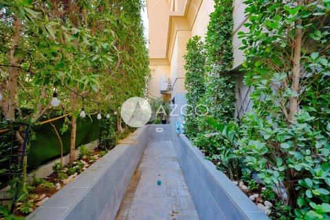 Apartment in Diamond Views, Jumeirah Village Circle, Dubai 1 bedroom, 104.1 sq.m. № 38369 - photo 3