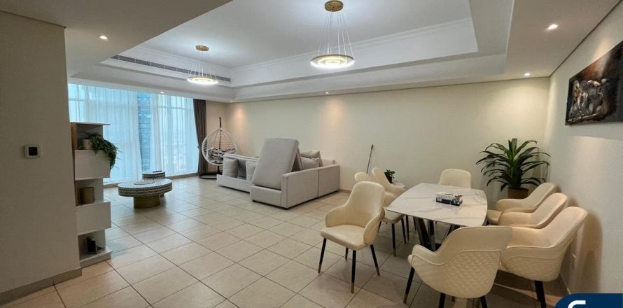 Apartment in Jumeirah Lake Towers, Dubai 2 bedrooms, 183 sq.m. № 98174