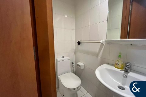 Apartment in Jumeirah Lake Towers, Dubai 2 bedrooms, 183 sq.m. № 98174 - photo 18