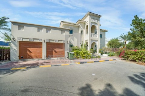 Villa in North Village, Al Furjan, Dubai 4 bedrooms, 600 sq.m. № 73362 - photo 21