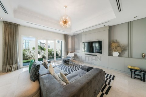 Villa in North Village, Al Furjan, Dubai 4 bedrooms, 600 sq.m. № 73362 - photo 2