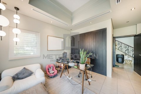 Villa in North Village, Al Furjan, Dubai 4 bedrooms, 600 sq.m. № 73362 - photo 10