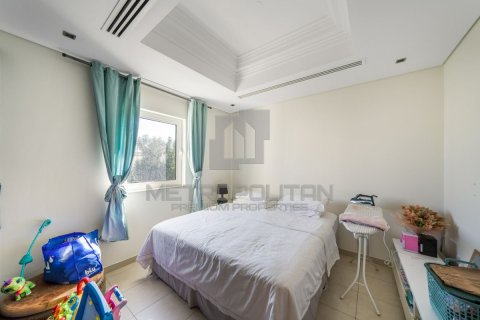 Villa in North Village, Al Furjan, Dubai 4 bedrooms, 600 sq.m. № 73362 - photo 18