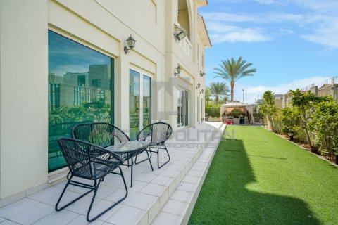 Villa in North Village, Al Furjan, Dubai 4 bedrooms, 600 sq.m. № 73362 - photo 23