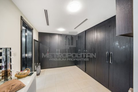 Villa in North Village, Al Furjan, Dubai 4 bedrooms, 600 sq.m. № 73362 - photo 15