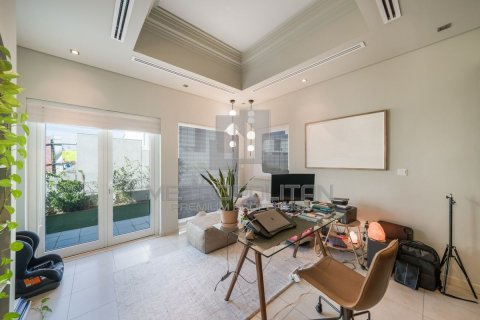 Villa in North Village, Al Furjan, Dubai 4 bedrooms, 600 sq.m. № 73362 - photo 6