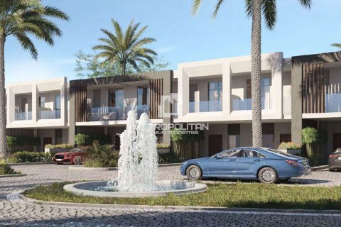 Adosado en Dubai Investment Park, Dubai, 4 dormitorios, 116 m², № 73347 - foto 1