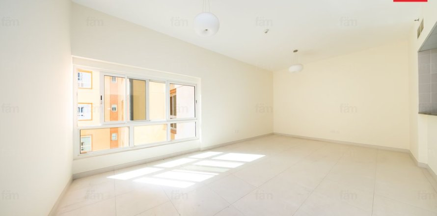 Квартира в Дубае, 2 спальни, 124.9м², № 109191