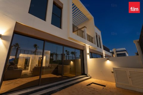 Townhouse in Dubai 5 bedrooms, 201.2 sq.m. № 111900
