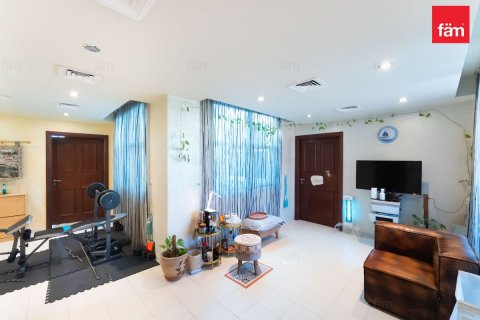 Villa in Wadi Al Safa 2, Dubai 3 bedrooms, 540 sq.m. № 111910 - photo 21