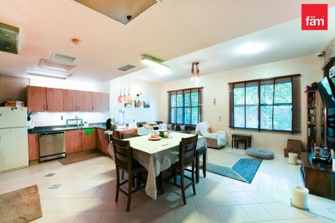Villa in Wadi Al Safa 2, Dubai 3 bedrooms, 540 sq.m. № 111910 - photo 5