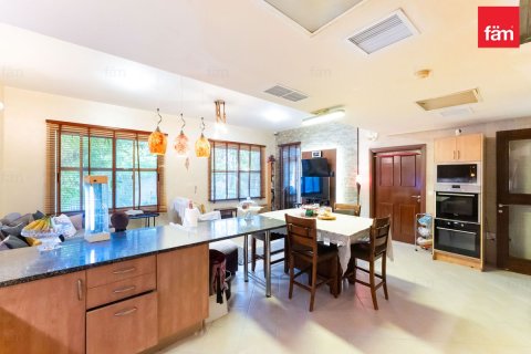 Villa in Wadi Al Safa 2, Dubai 3 bedrooms, 540 sq.m. № 111910 - photo 2