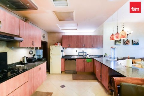 Villa in Wadi Al Safa 2, Dubai 3 bedrooms, 540 sq.m. № 111910 - photo 10
