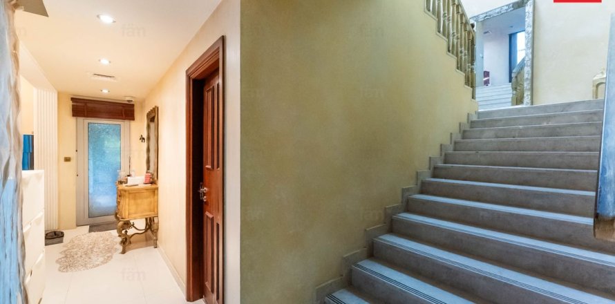 Villa in Wadi Al Safa 2, Dubai 3 bedrooms, 540 sq.m. № 111910