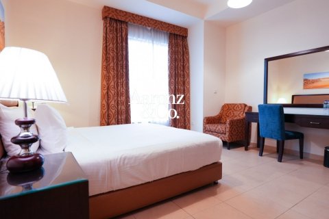 Hotel Apartment in Jumeirah Beach Residence, Dubai 3 bedrooms, 276 sq.m. № 114177 - photo 18
