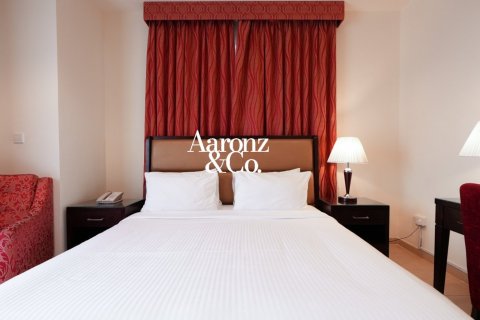 Hotel Apartment in Jumeirah Beach Residence, Dubai 3 bedrooms, 276 sq.m. № 114177 - photo 10