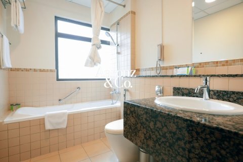 Hotel Apartment in Jumeirah Beach Residence, Dubai 3 bedrooms, 276 sq.m. № 114177 - photo 24
