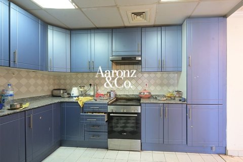 Apartment in Jumeirah Lake Towers, Dubai 1 bedroom, 92 sq.m. № 114171 - photo 8