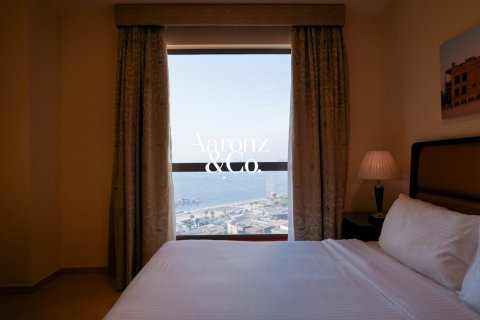 Hotel Apartment in Jumeirah Beach Residence, Dubai 2 bedrooms, 138 sq.m. № 114176 - photo 12