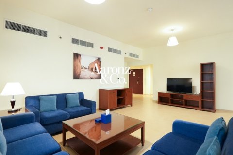 Hotel Apartment in Jumeirah Beach Residence, Dubai 2 bedrooms, 138 sq.m. № 114176 - photo 2
