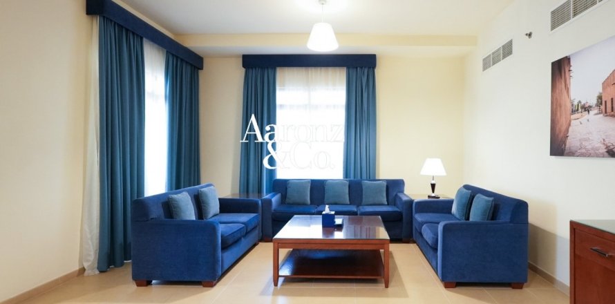 Hotel Apartment in Jumeirah Beach Residence, Dubai 2 bedrooms, 138 sq.m. № 114176
