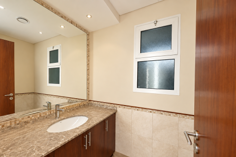 Apartment in Dubai Marina, Dubai 3 bedrooms, 330.15 sq.m. № 142128 - photo 20