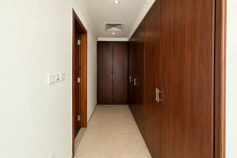 Apartment in Dubai Marina, Dubai 3 bedrooms, 330.15 sq.m. № 142128 - photo 14