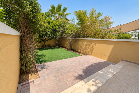 Townhouse in Jumeirah Village Triangle, Dubai 2 bedrooms, 180.05 sq.m. № 142141 - photo 13