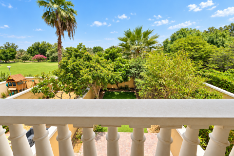 Townhouse in Jumeirah Village Triangle, Dubai 2 bedrooms, 180.05 sq.m. № 142141 - photo 2