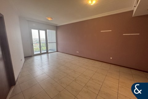 Apartment in Jumeirah Lake Towers, Dubai 2 bedrooms, 145 sq.m. № 76333 - photo 2