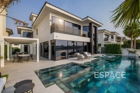 Villa à Palm Jumeirah, Dubai, 5 chambres, 554 m², № 61769 - photo 1