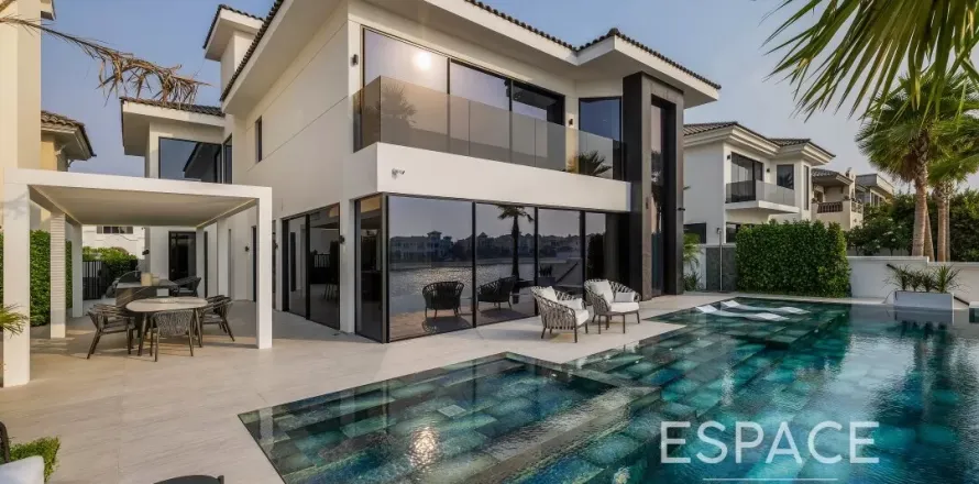 Villa à Palm Jumeirah, Dubai, 5 chambres, 554 m², № 61769
