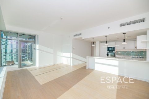 Купить квартиру в Дубай Марине, Дубай: 2 спальни, 126м², № 61767 - фото 1