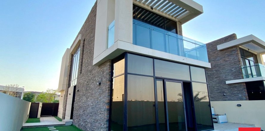 Villa à Dubai, 5 chambres, 420.5 m², № 49345