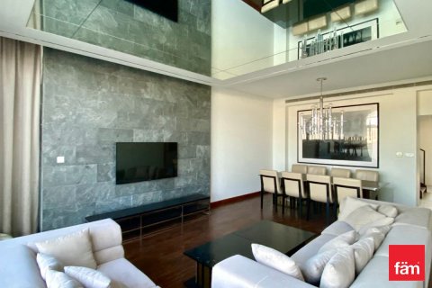 Villa à Dubai, 5 chambres, 420.5 m², № 49345 - photo 3