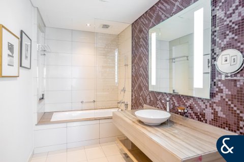 Apartamento en DAMAC Towers by Paramount, Business Bay, Dubai, 1 dormitorio, 87 m², № 75481 - foto 12