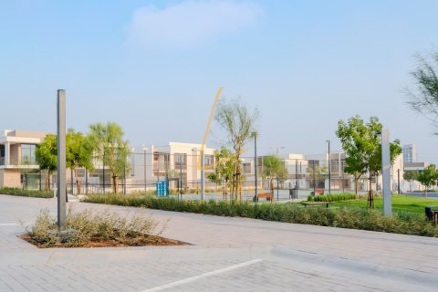 Maison de ville à DAMAC Hills (Akoya by DAMAC), Dubai, 5 chambres, 172 m², № 91127 - photo 6