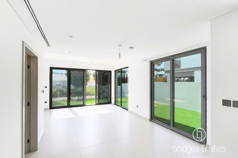 Снять в аренду виллу в Tilal Al Ghaf, Дубай: 4 спальни, 235м², № 91136 - фото 12