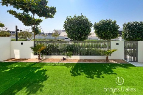 Снять в аренду виллу в Tilal Al Ghaf, Дубай: 4 спальни, 235м², № 91136 - фото 15