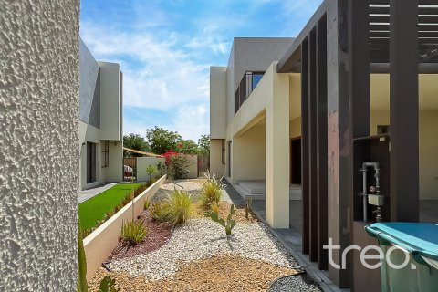 Townhouse in Dubai 4 bedrooms, 215.26 sq.m. № 124810 - photo 3